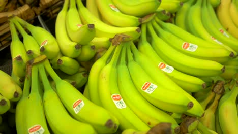 4K-Bananas-Fresh-Fruit-Grocery-Store-Produce-Slider-Shot