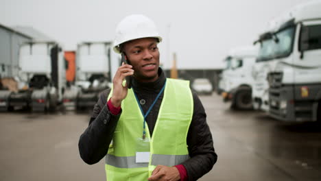 worker talking on the phone