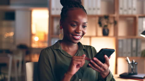 Business-phone,-typing-and-black-woman-laughing