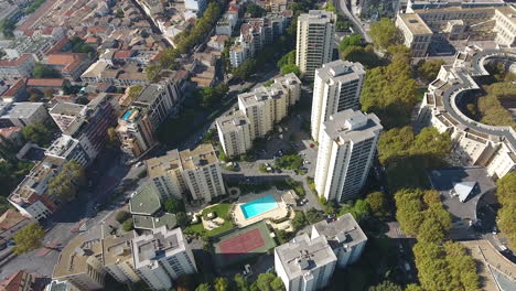 Residential-buildings-with-sports-fields-and-swimming-pool.-Montpellier-aerial