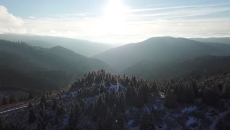 sobre el bosque en las montañas