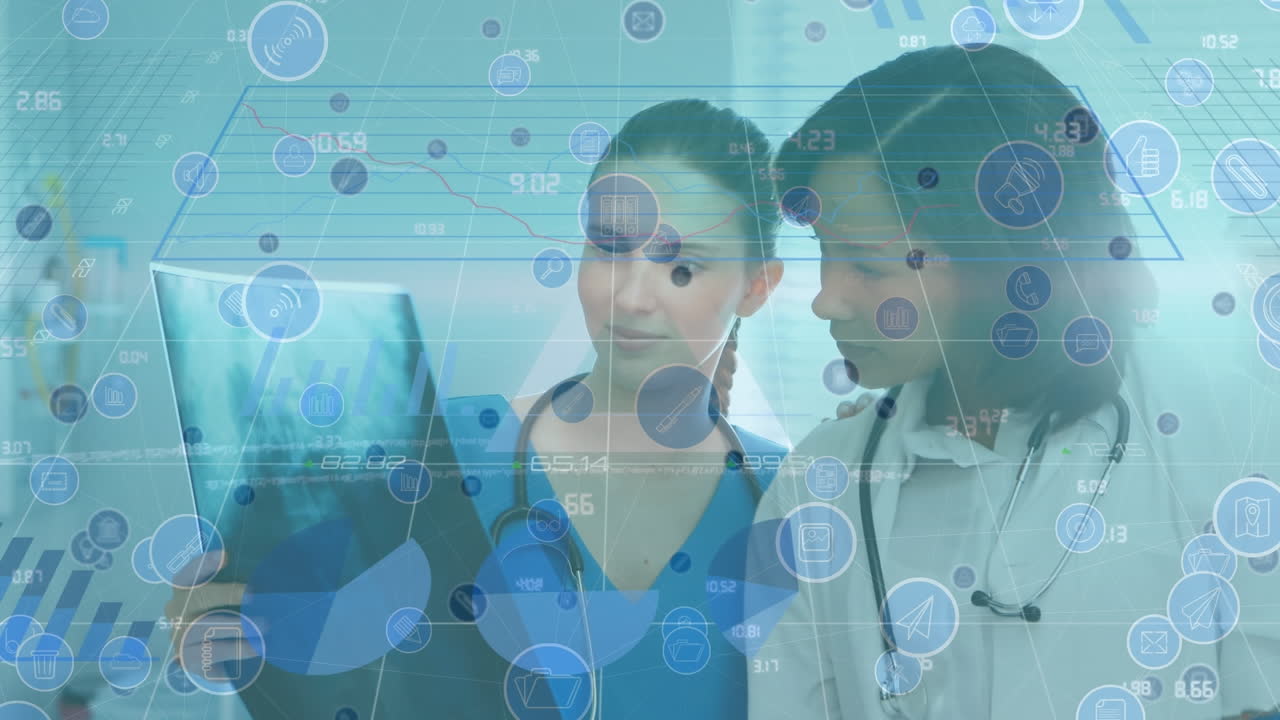 animación de la forma de triángulo sobre diversas mujeres médico y trabajador de la salud examinando el informe de rayos x