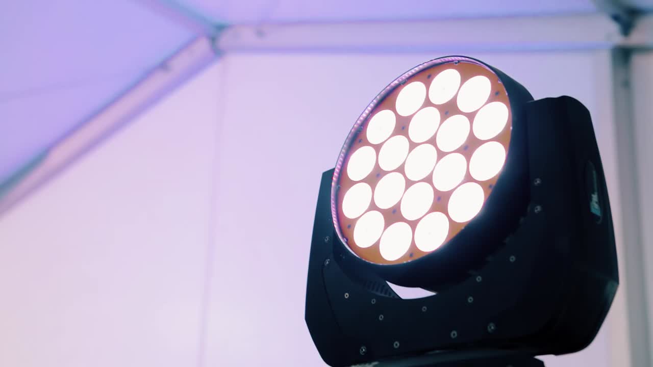 luz de cabeza móvil