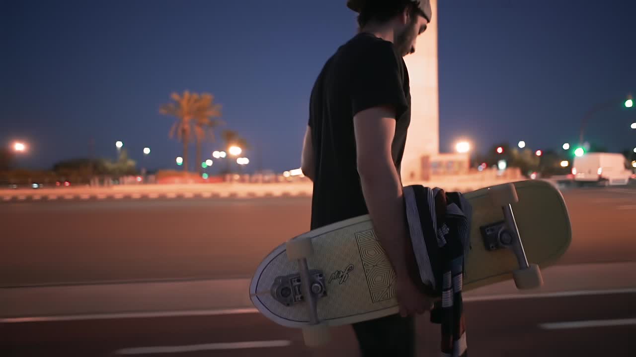 Skateboarder om natten