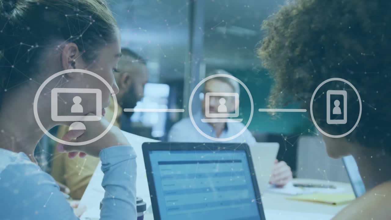animación de diagrama de flujo de iconos, puntos conectados sobre diversas compañeras de trabajo que discuten informes