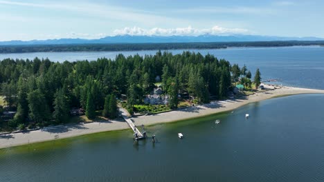 Vista-Aérea-De-La-Ubicación-De-La-Comunidad-Privada-De-Herron-Island-En-Puget-Sound-De-Washington