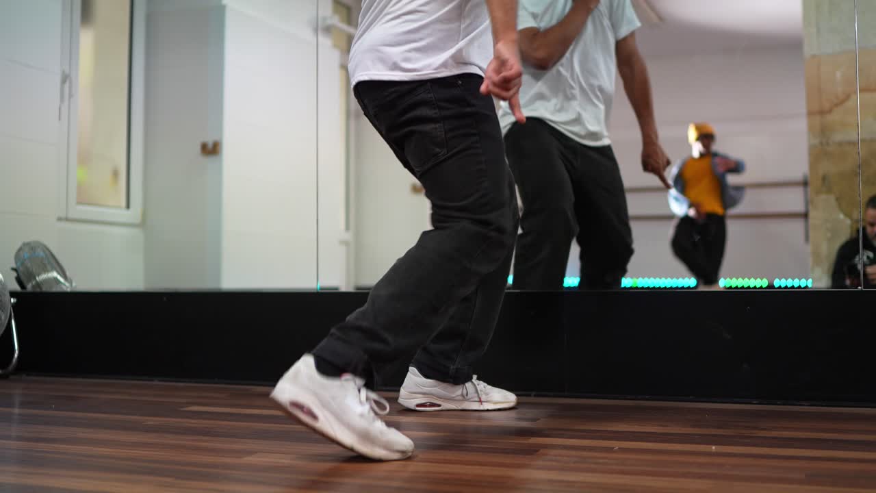 Ballare in uno studio