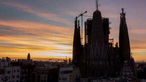 la sagrada familia in barcelona timelapse