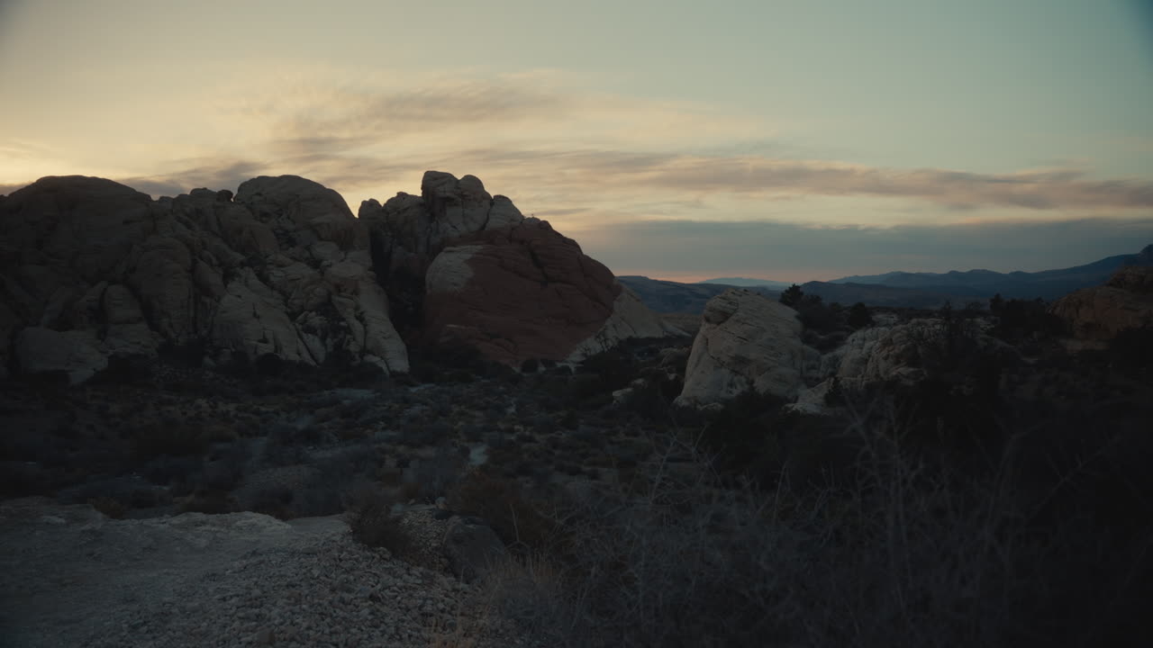 레드 록 캐니언 위의 일몰