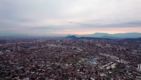 Vista-Aérea-Panorámica-De-Santiago,-Chile