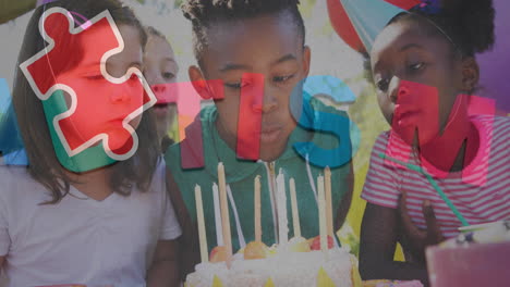 animación de piezas de rompecabezas coloridas y texto de autismo sobre niños con pastel de cumpleaños en una fiesta