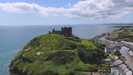 Welsh-Coastal-Castle-on-the-Llyn-Peninsula,-North-Wales