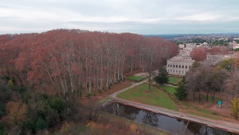 Luftpanoramablick-Auf-Das-Chateau-Des-Eveques,-Lavèrune