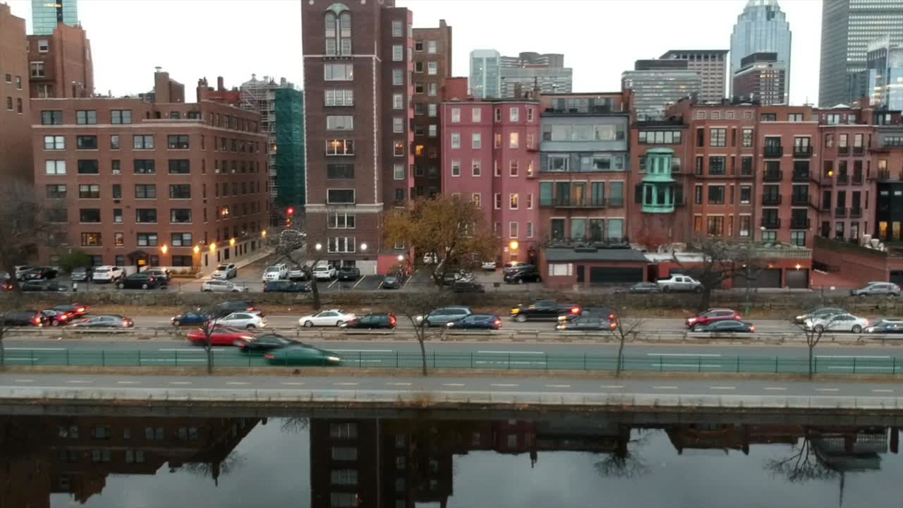 hermosas escenas de la puesta de sol de boston durante el otoño