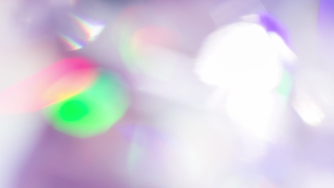 보석의 섬세한 보라색 색조