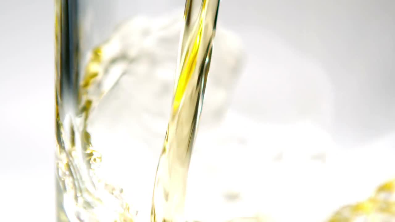 위스키가 잔에  ⁇ 여