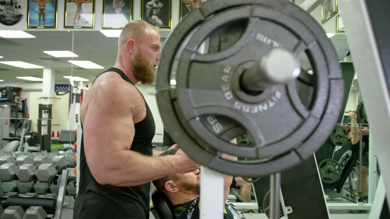 Strength man trainer bodybuilding achievement goals