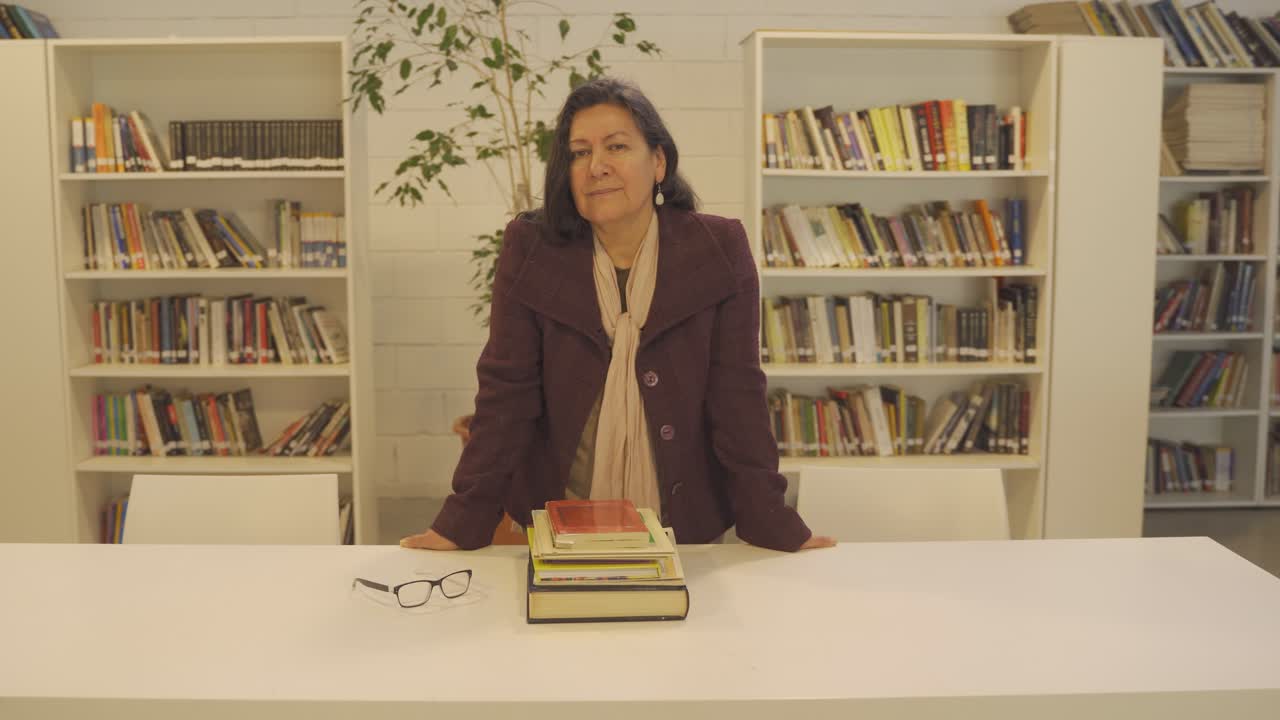 gloriosa carrera docente de años como bibliotecario