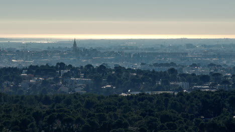 Luftaufnahme-Von-Montpellier-Mit-Modernen-Hochhäusern-Und-Viel-Grün.