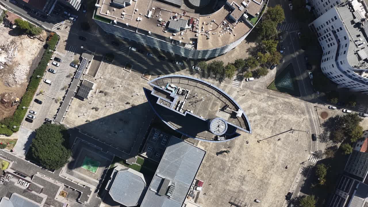 Tall building in Maia municipality