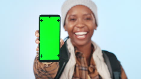 Hiking-girl,-green-screen-phone