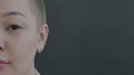 primer plano de la cara de una mujer