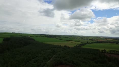 Drohnenaufnahmen-Einer-Friedlichen-Landschaft