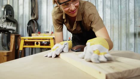 Carpenter-at-work-in-the-studio