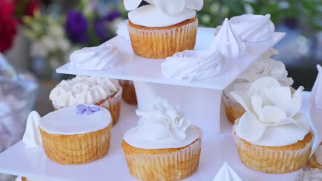 deliciosa recepción de bodas bar de dulces mesa de postres