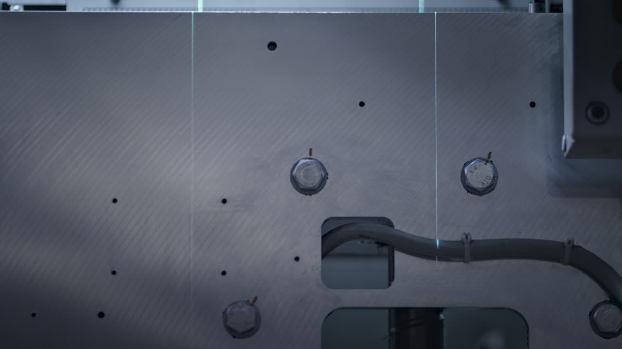 máquina de cinta de goma de neumáticos que gira automáticamente la producción de estampado en el taller