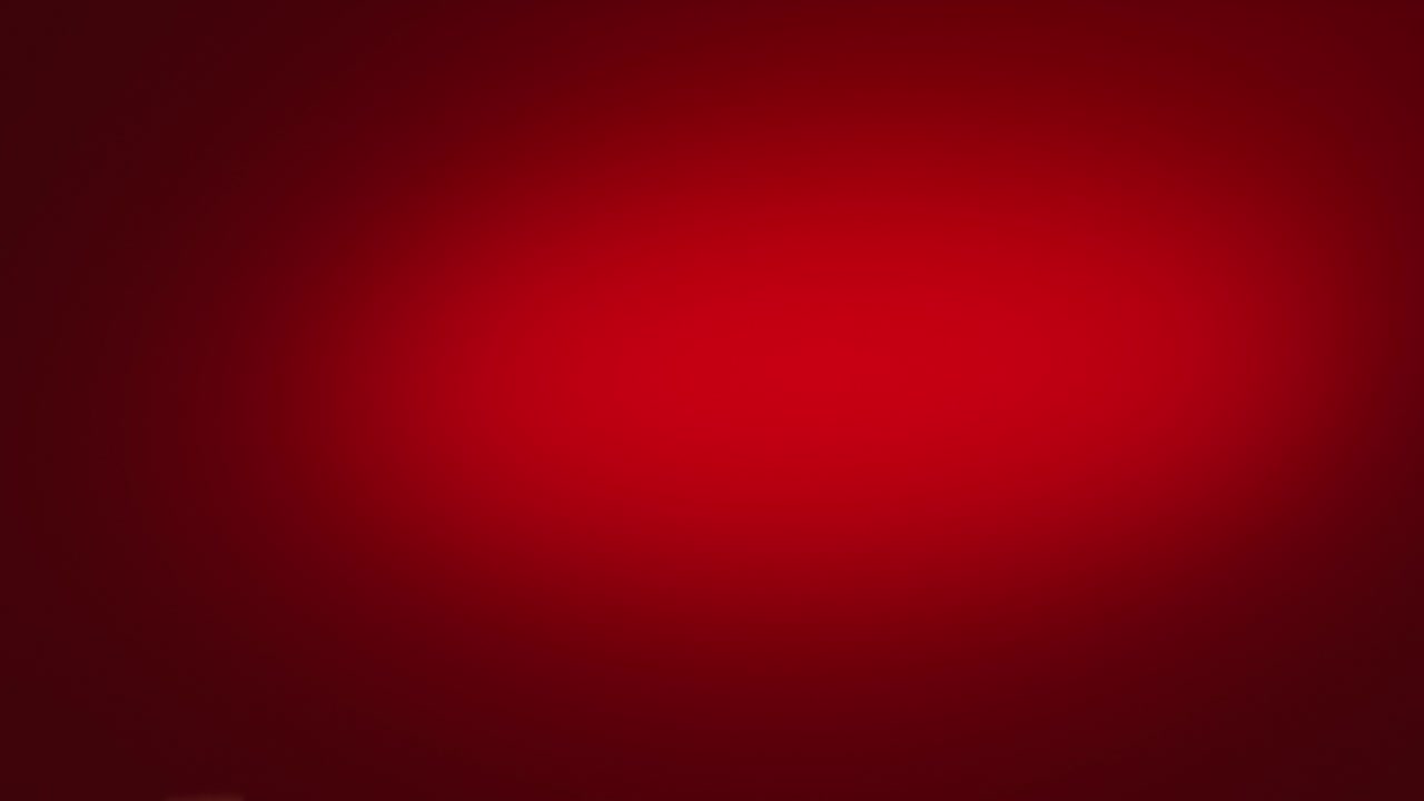 진한 빨간색 배경에서 그레이푸트와 슬라이스의 비행