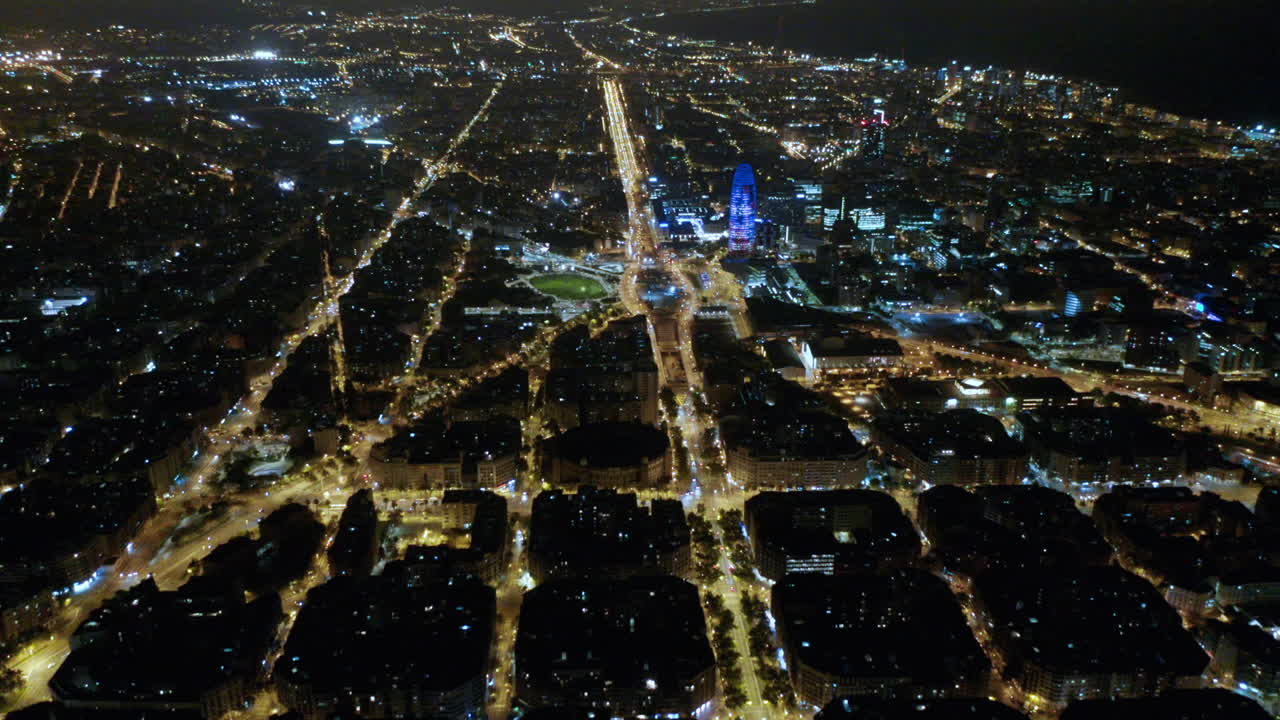 barcelona vista aérea de gran vía y passeig saint joan, plaza de tetuán, españa