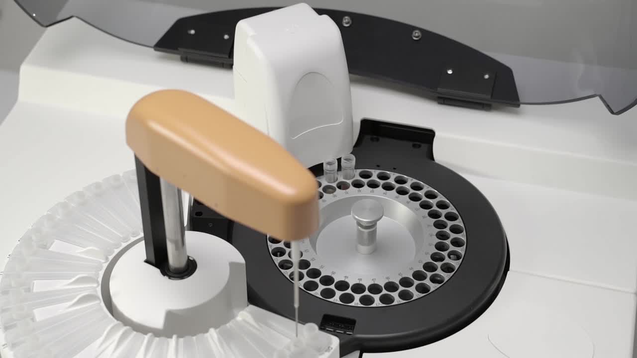 벤치탑 완전 자동화 된 화학 분석기 기계 전송 표본