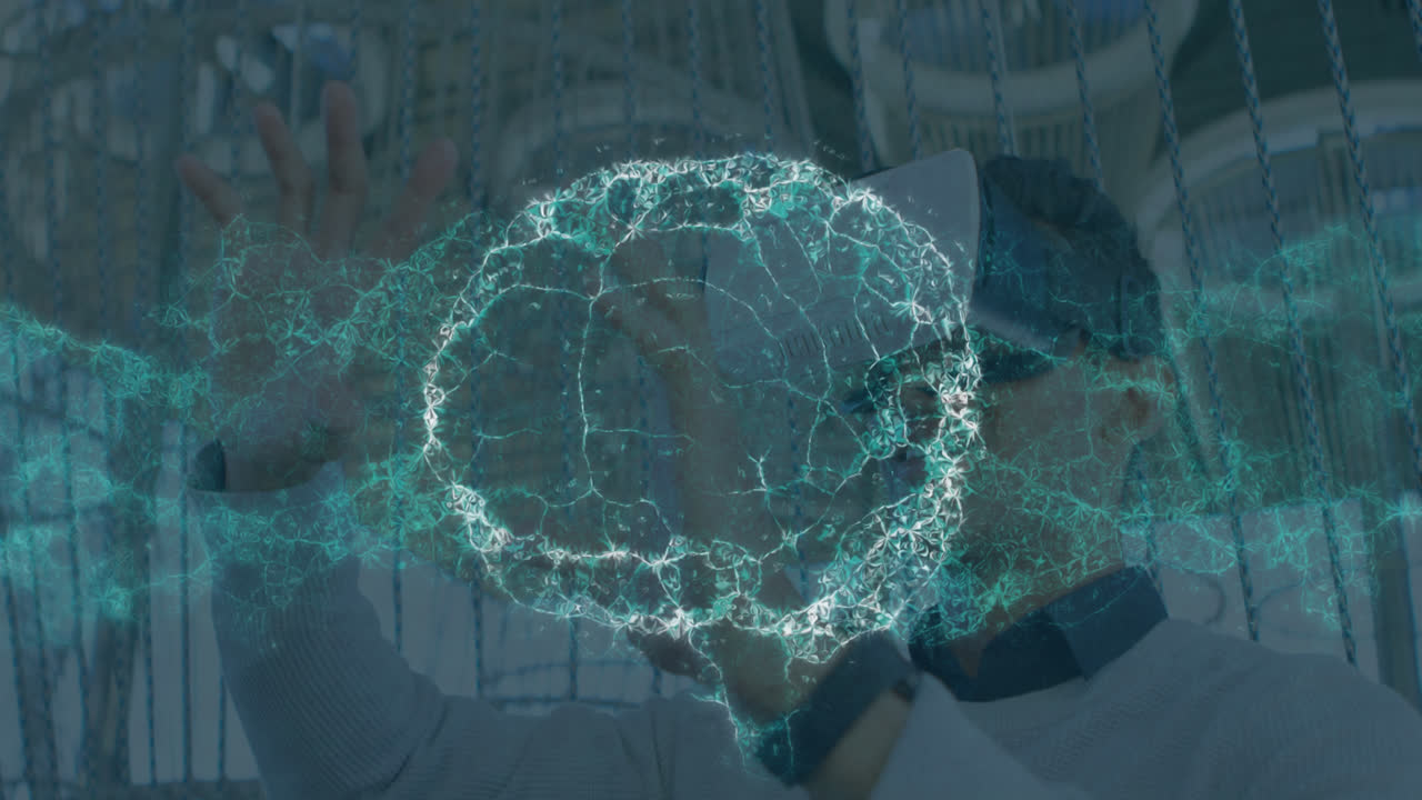 animación del cerebro humano girando y procesando datos sobre un hombre de negocios que lleva auriculares vr