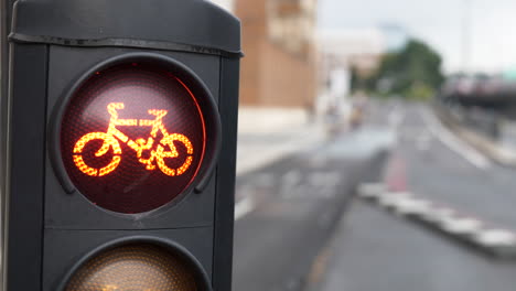 semáforo rojo de bicicletas en la ciudad de londres