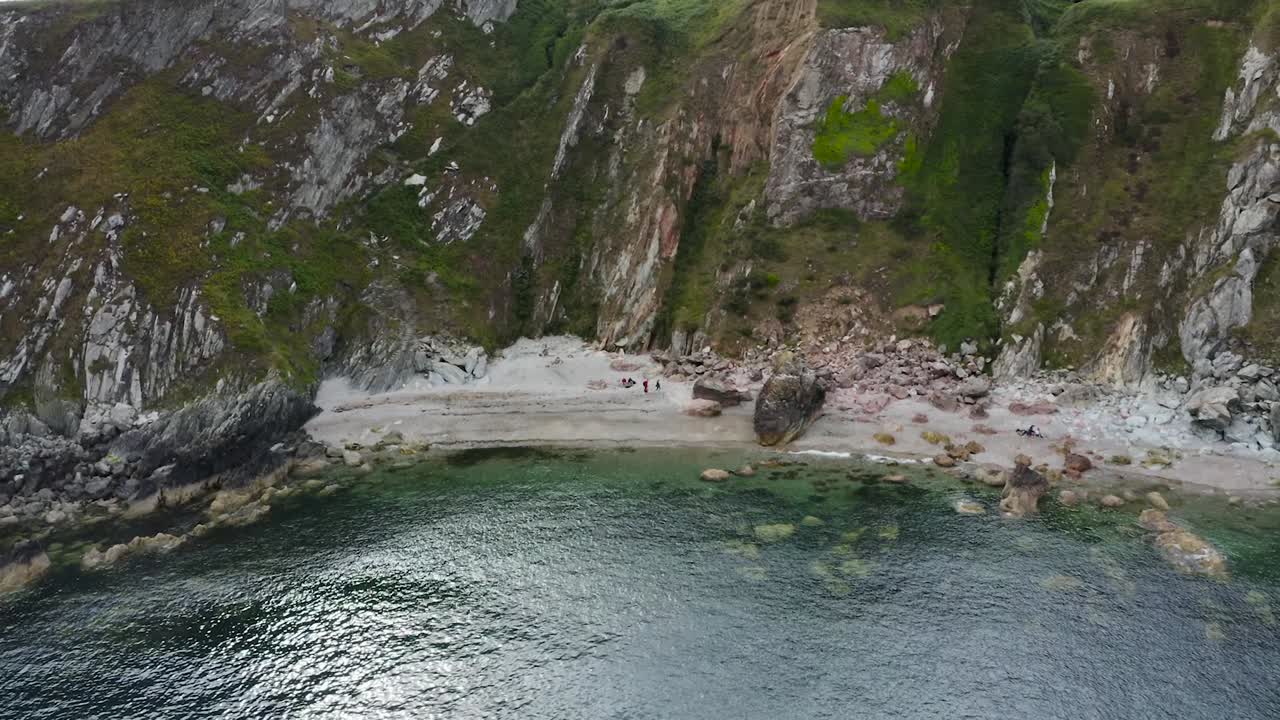 Veduta aerea della spiaggia nascosta a Howth, Dublino