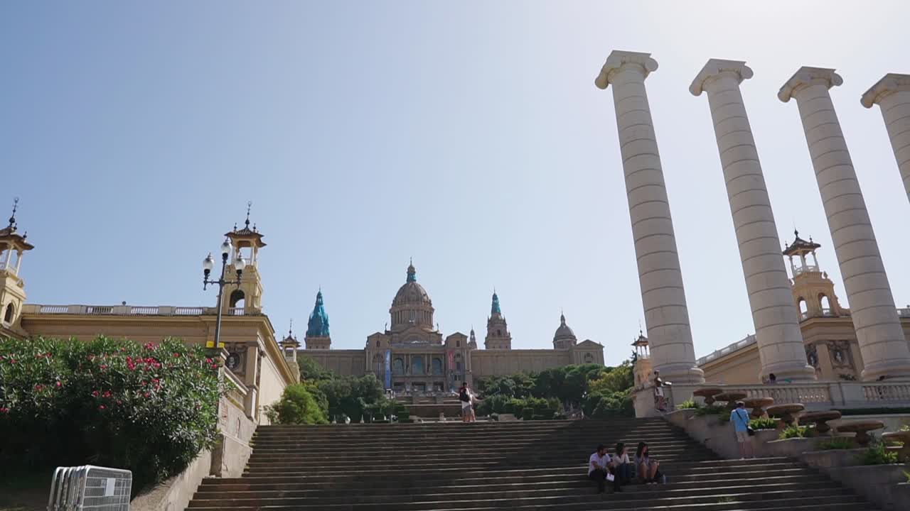 바르셀로나 카탈로니아 국립 미술관 및 공원 계단