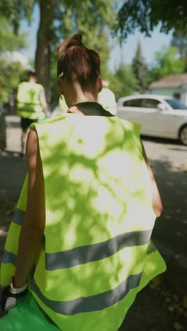 community cleanup volunteers