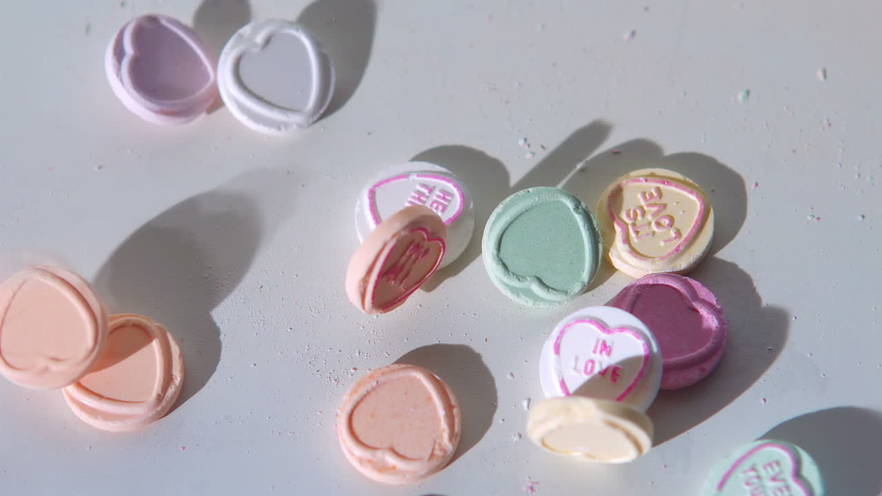 땅에 떨어지는 사탕