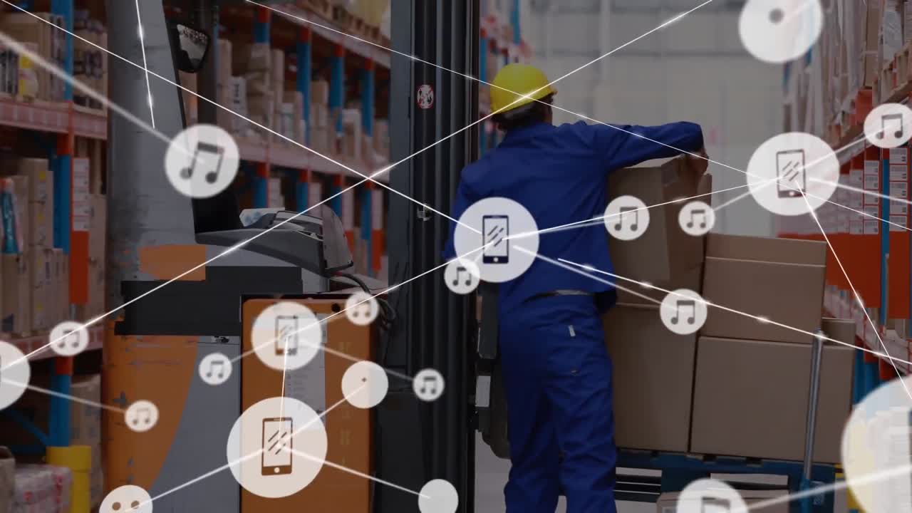 animación de una red de conexiones con iconos sobre un trabajador caucásico en un almacén