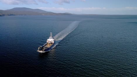 Landing-Barge-Cruising-Across-Tasman-Sea-On-Bruny-Island-In-Tasmania,-Australia