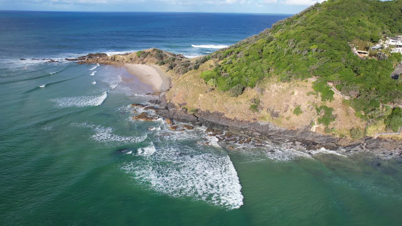 pequeña playa de wategos a lo largo de la bahía de byron en nueva gales del sur, australia