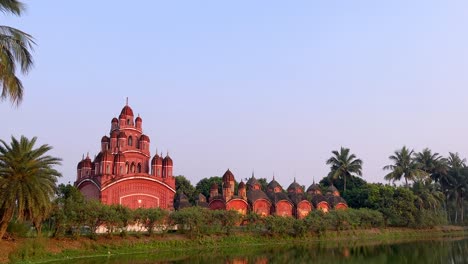 the somra bazar anandamayi temple was established in 1813. the terracotta art on the temple walls and the social system of the time are mentioned. this temple was established by bireshwar mustifi.