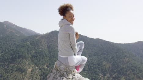 Feliz-Sonriente-Mujer-Deportiva