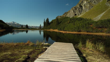 Wiegensee-In-Österreich-Berg,-Der-Schönste-Österreichs-2021