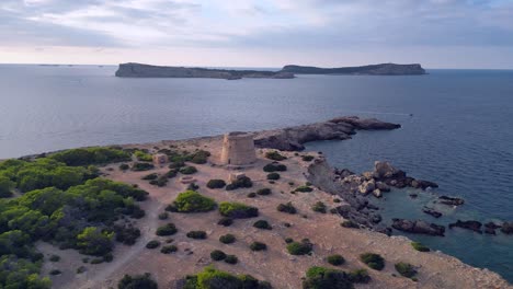 el atardecer costero mediterráneo antigua torre histórica