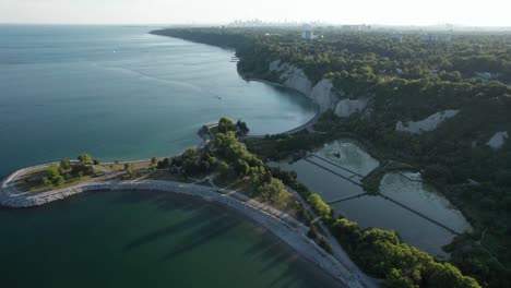 Scarborough-Bluffs-Isla-Vuelo-Mirando-Hacia-Abajo-Verano