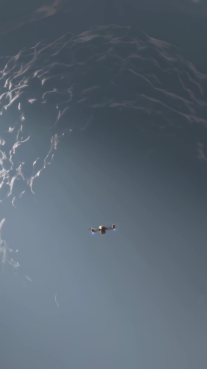 Vertikal video: Drone trækker sig tilbage på himlen, stiger op efter kommando, viser hvirvlende sky med kamera og LED'er.