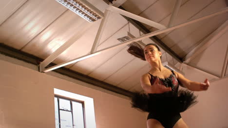 Bailarina-Practicando-Un-Baile-De-Ballet