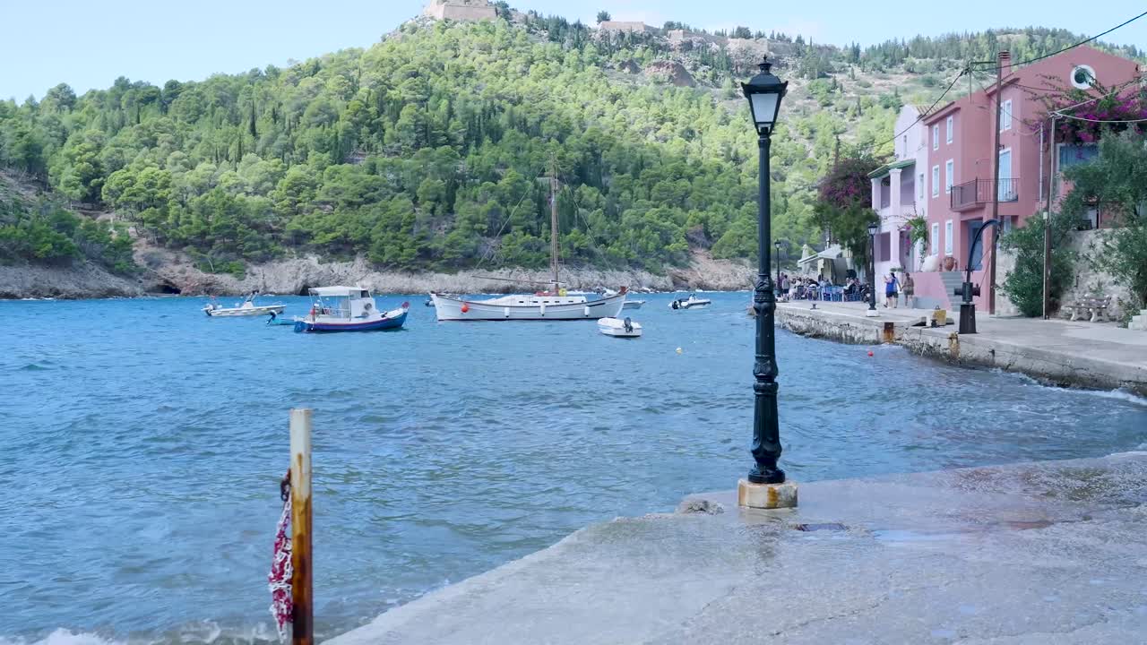 escena del puerto de la aldea costera